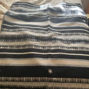 Pendleton Snowpeak throw blanket.NWT